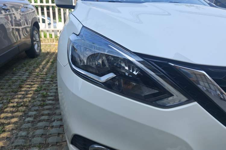 Used Nissan Sylphy 2021 Classic 1.6XL CVT Luxury Edition Right Front Headlight
