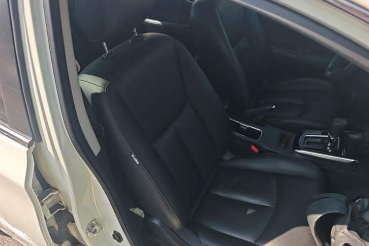 Used Nissan Sylphy 2021 Classic 1.6XL CVT Luxury Edition Right Front Seat