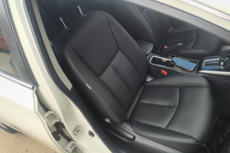 Used Nissan Sylphy 2021 Classic 1.6XL CVT Luxury Edition Right Front Seat