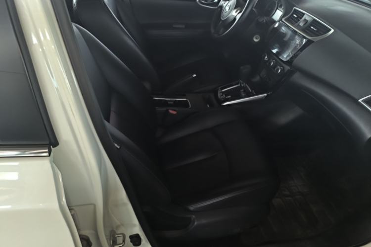 Used Nissan Sylphy 2021 Classic 1.6XL CVT Luxury Edition Right Front Seat