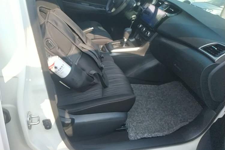 Used Nissan Sylphy 2021 Classic 1.6XE CVT Comfort Edition Right Front Seat