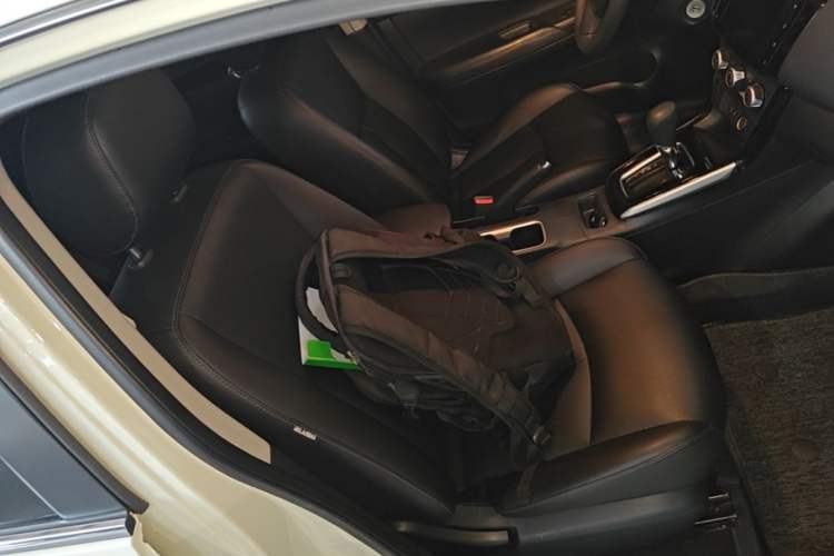 Used Nissan Sylphy 2021 Classic 1.6XL CVT Luxury Edition Right Front Seat