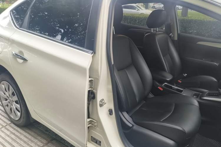 Used Nissan Sylphy 2021 Classic 1.6XE CVT Exclusive Edition Right Front Seat