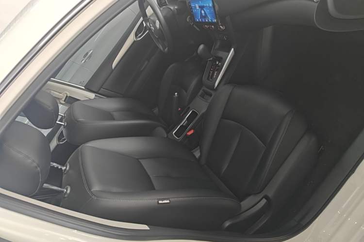 Used Nissan Sylphy 2021 Classic 1.6XE CVT Exclusive Edition Right Front Seat