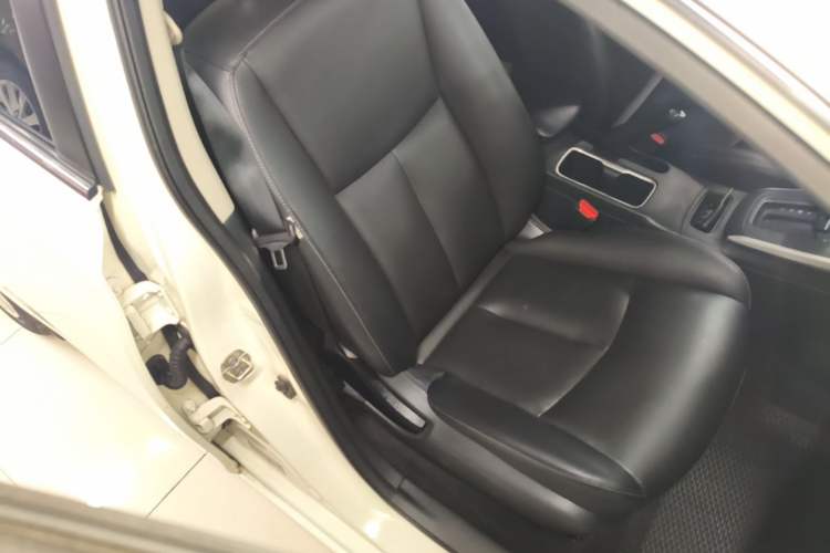 Used Nissan Sylphy 2021 Classic 1.6XL CVT Luxury Edition Right Front Seat