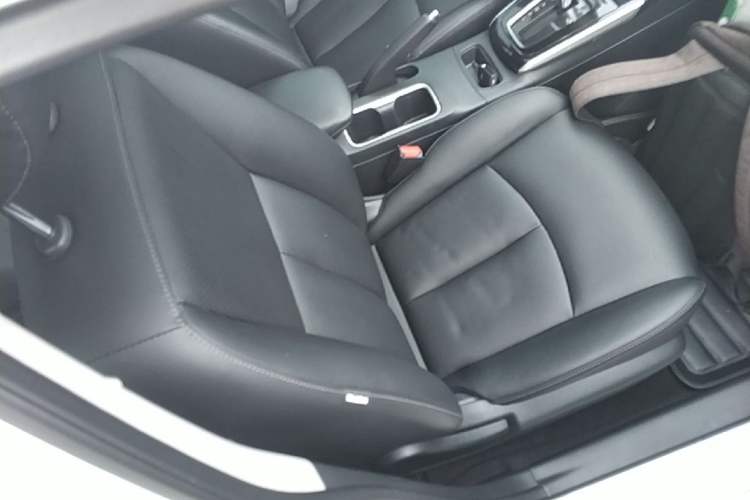 Used Nissan Sylphy 2021 Classic 1.6XL CVT Luxury Edition Right Front Seat