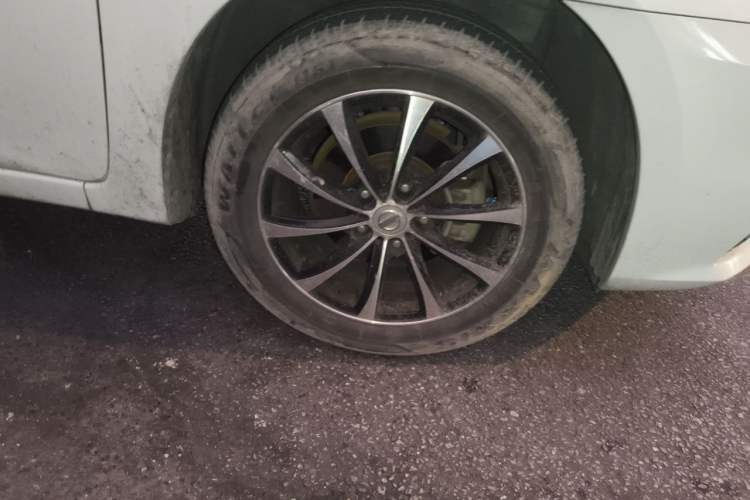 Used Nissan Sylphy 2021 Classic 1.6XE Manual Comfort Edition Right Front Wheel Hub