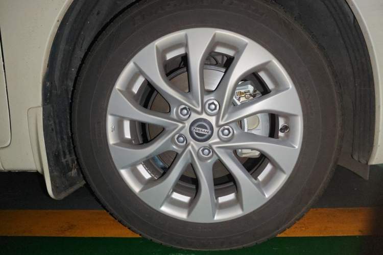 Used Nissan Sylphy 2021 Classic 1.6XL CVT Luxury Edition Right Front Wheel Hub