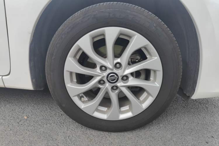 Used Nissan Sylphy 2021 Classic 1.6XL CVT Luxury Edition Right Front Wheel Hub