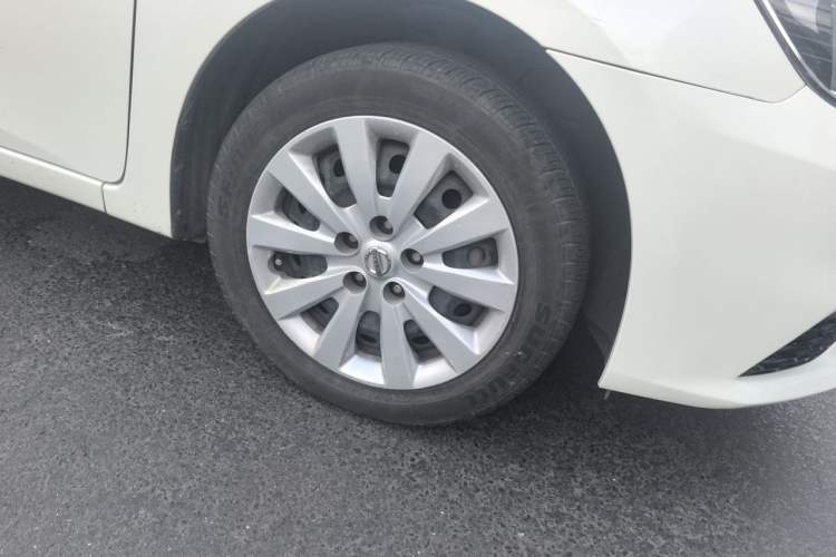 Used Nissan Sylphy 2021 Classic 1.6XE Manual Comfort Edition Right Front Wheel Hub