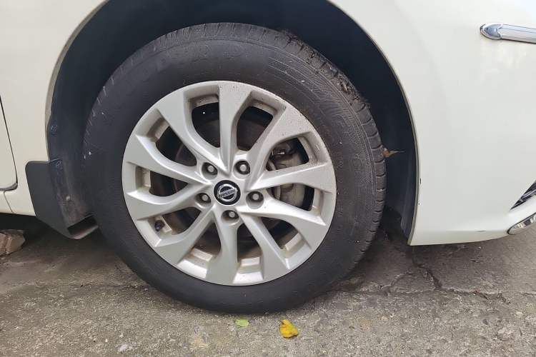 Used Nissan Sylphy 2021 Classic 1.6XL CVT Luxury Edition Right Front Wheel Hub