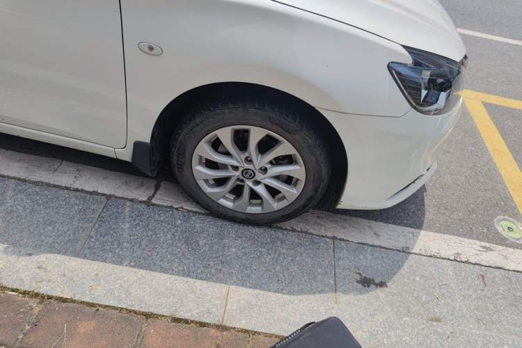 Used Nissan Sylphy 2021 Classic 1.6XL CVT Luxury Edition Right Front Wheel Hub