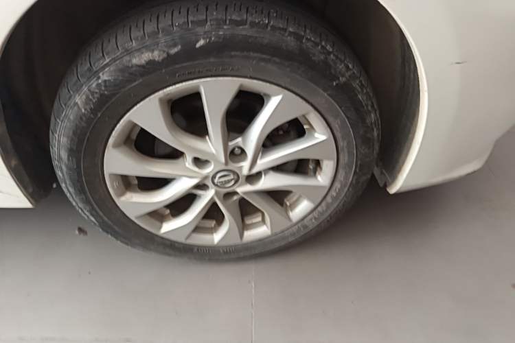 Used Nissan Sylphy 2021 Classic 1.6XL Manual Luxury Edition Right Front Wheel Hub
