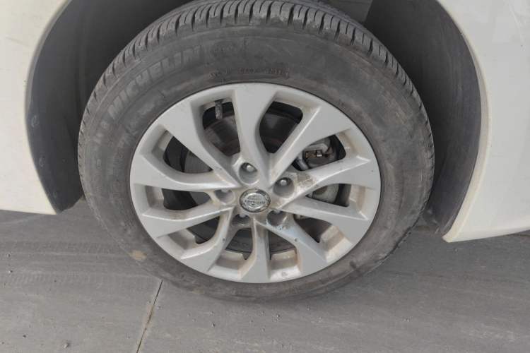 Used Nissan Sylphy 2021 Classic 1.6XL Manual Luxury Edition Right Front Wheel Hub