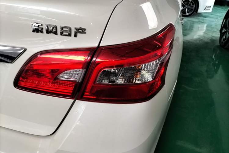 Used Nissan Sylphy 2021 Classic 1.6XL CVT Luxury Edition Right Rear Taillight
