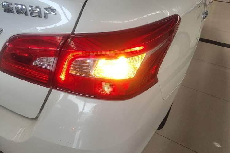 Used Nissan Sylphy 2021 Classic 1.6XL CVT Luxury Edition Right Rear Taillight