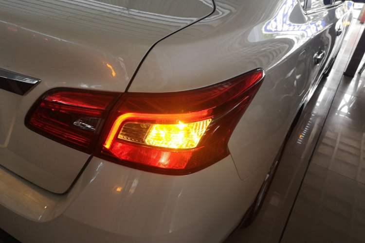Used Nissan Sylphy 2021 Classic 1.6XL CVT Luxury Edition Right Rear Taillight
