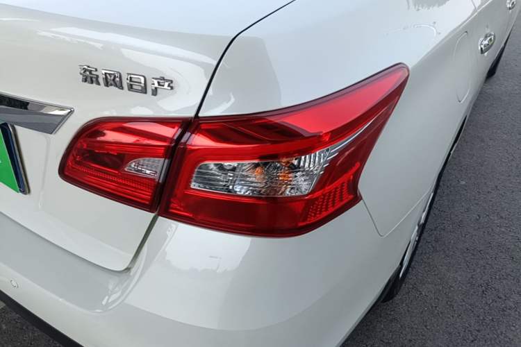 Used Nissan Sylphy 2021 Classic 1.6XL CVT Luxury Edition Right Rear Taillight