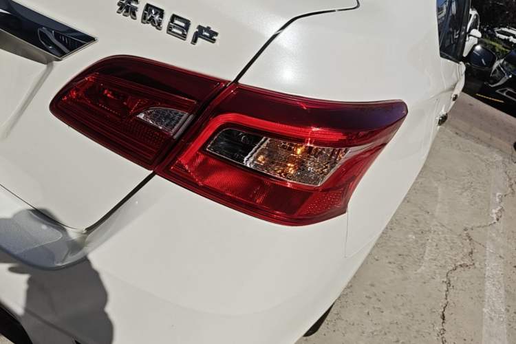 Used Nissan Sylphy 2021 Classic 1.6XL CVT Luxury Edition Right Rear Taillight