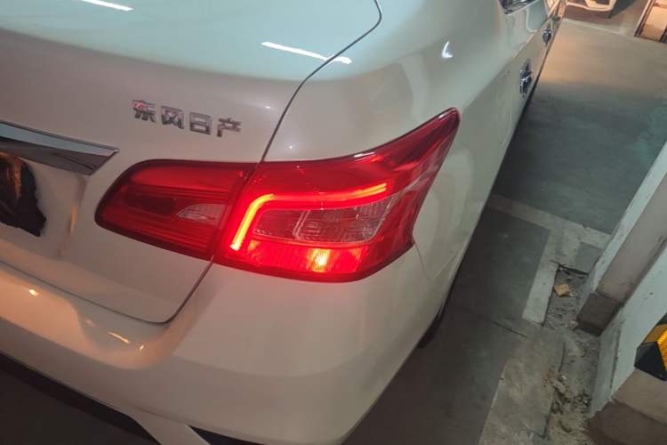 Used Nissan Sylphy 2021 Classic 1.6XL CVT Luxury Edition Right Rear Taillight