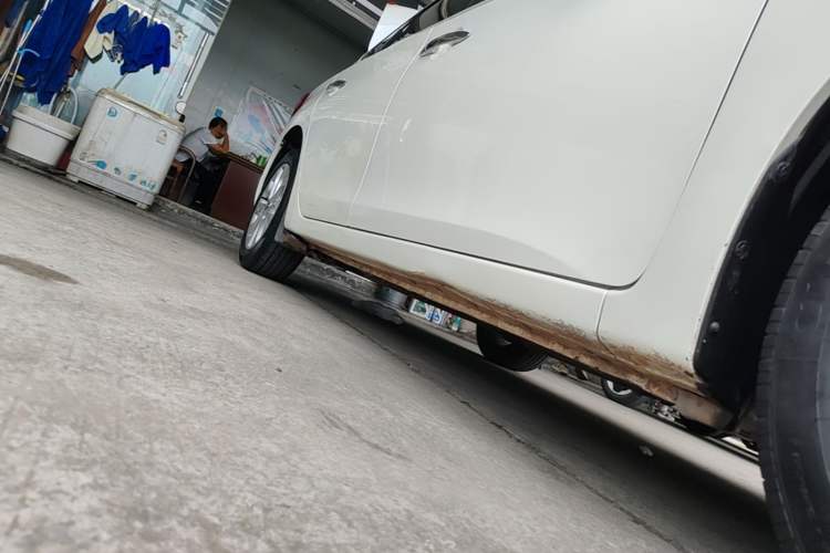 Used Nissan Sylphy 2021 Classic 1.6XL CVT Luxury Edition Right Side Sill