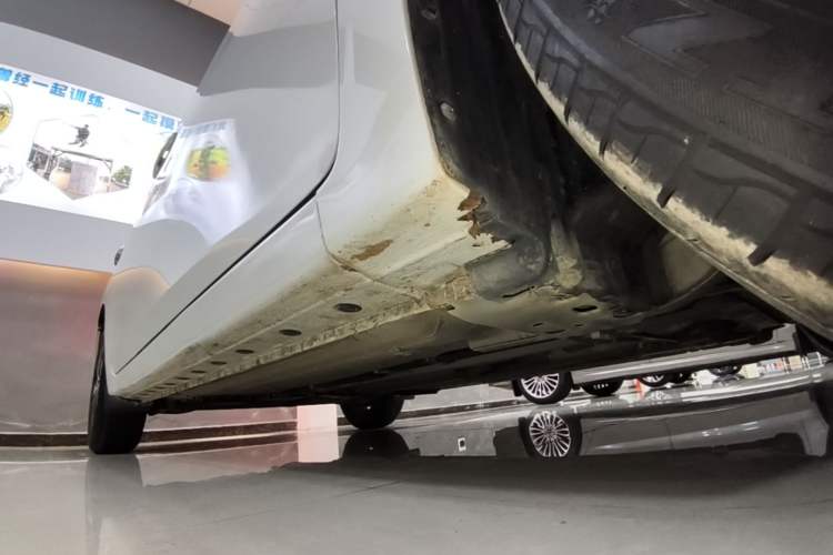 Used Nissan Sylphy 2021 Classic 1.6XE CVT Comfort Edition Right Side Sill