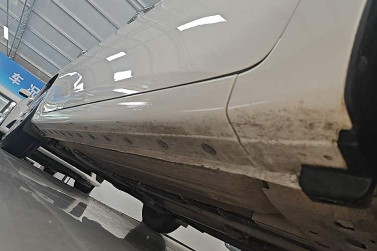 Used Nissan Sylphy 2021 Classic 1.6XE CVT Exclusive Edition Right Side Sill