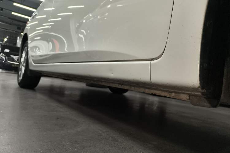 Used Nissan Sylphy 2021 Classic 1.6XE CVT Comfort Edition Right Side Sill