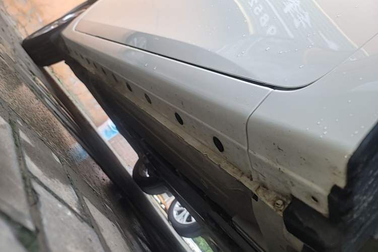 Used Nissan Sylphy 2021 Classic 1.6XL CVT Luxury Edition Right Side Sill