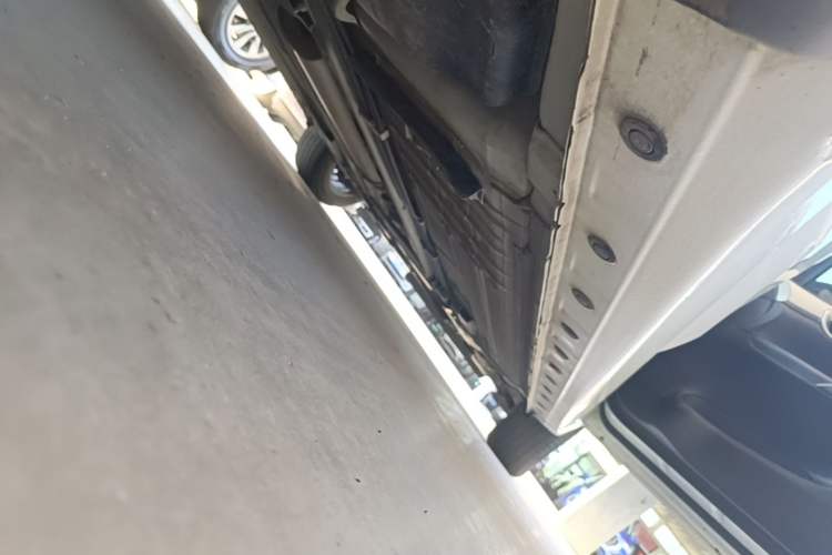 Used Nissan Sylphy 2021 Classic 1.6XE CVT Exclusive Edition Right Side Sill
