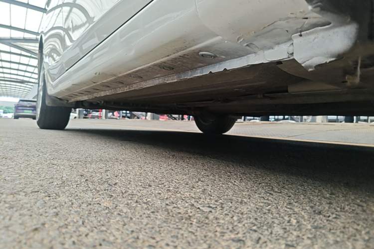 Used Nissan Sylphy 2021 Classic 1.6XL CVT Luxury Edition Right Side Sill