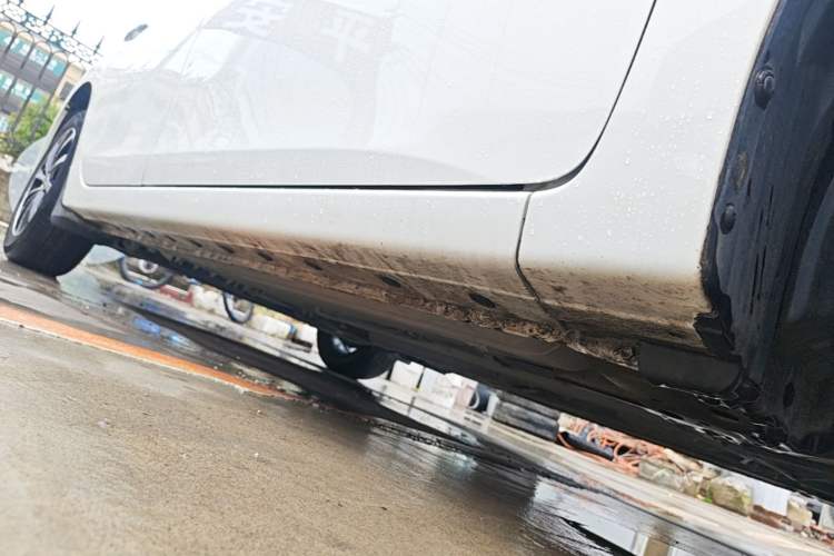 Used Nissan Sylphy 2021 Classic 1.6XL CVT Luxury Edition Right Side Sill