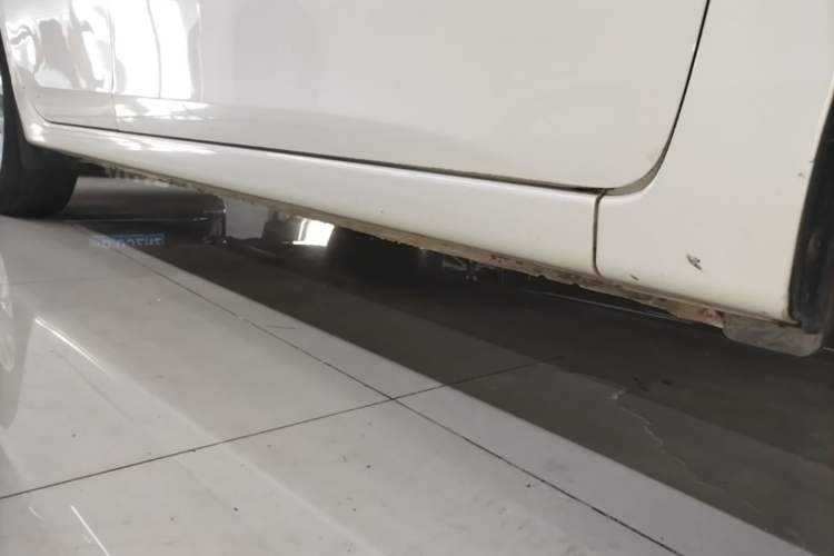 Used Nissan Sylphy 2021 Classic 1.6XL CVT Luxury Edition Right Side Sill