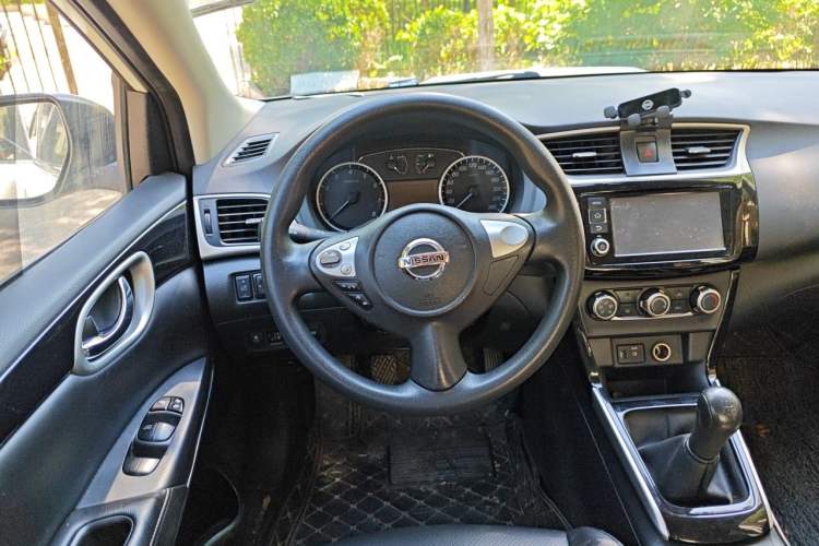 Used Nissan Sylphy 2021 Classic 1.6XL Manual Luxury Edition Steering Wheel