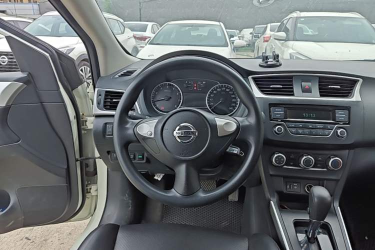 Used Nissan Sylphy 2021 Classic 1.6XE CVT Exclusive Edition Steering Wheel