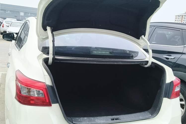 Used Nissan Sylphy 2021 Classic 1.6XL CVT Luxury Edition Trunk