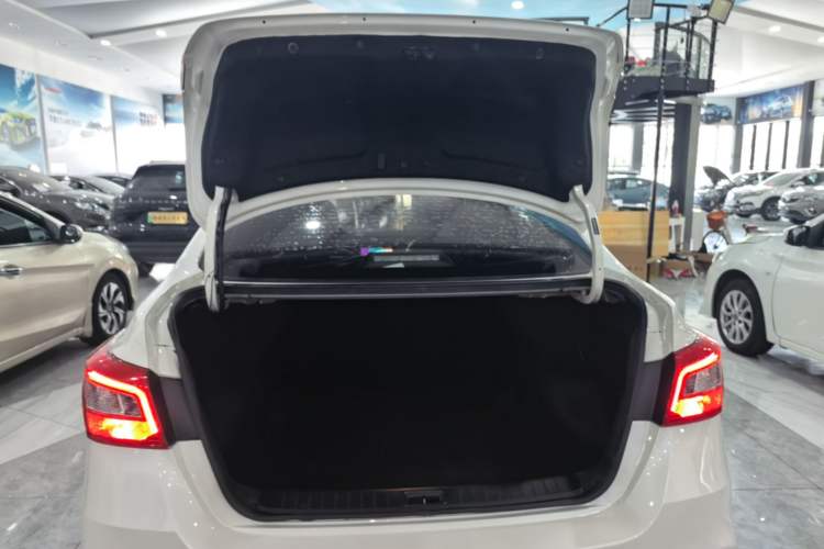Used Nissan Sylphy 2021 Classic 1.6XE CVT Comfort Edition Trunk