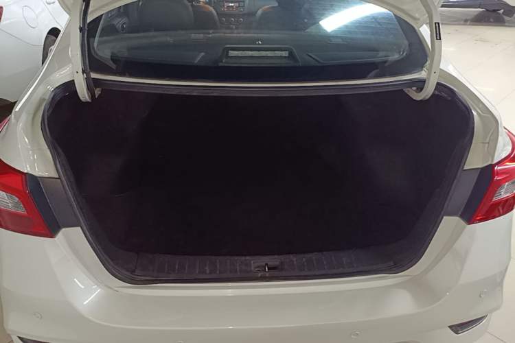 Used Nissan Sylphy 2021 Classic 1.6XE CVT Comfort Edition Trunk