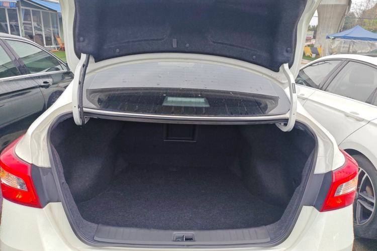 Used Nissan Sylphy 2021 Classic 1.6XL CVT Luxury Edition Trunk