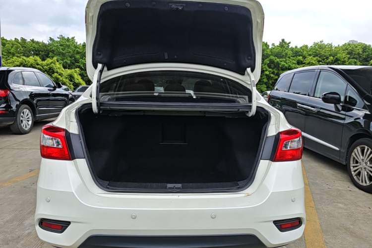 Used Nissan Sylphy 2021 Classic 1.6XL CVT Luxury Edition Trunk