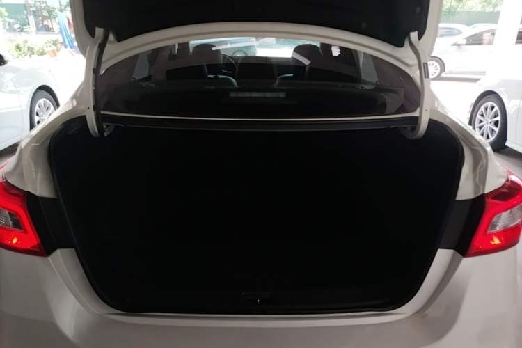 Used Nissan Sylphy 2021 Classic 1.6XL CVT Luxury Edition Trunk