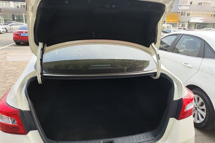 Used Nissan Sylphy 2021 Classic 1.6XE CVT Comfort Edition Trunk