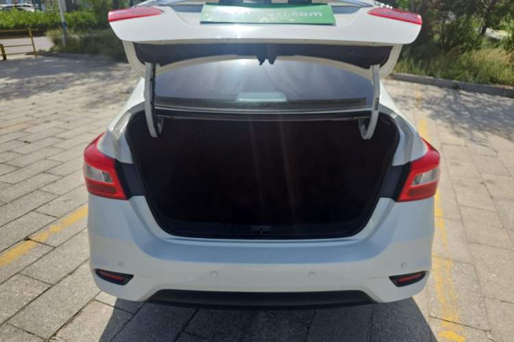 Used Nissan Sylphy 2021 Classic 1.6XE CVT Comfort Edition Trunk