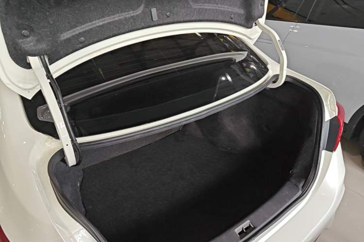 Used Nissan Sylphy 2021 Classic 1.6XL CVT Luxury Edition Trunk