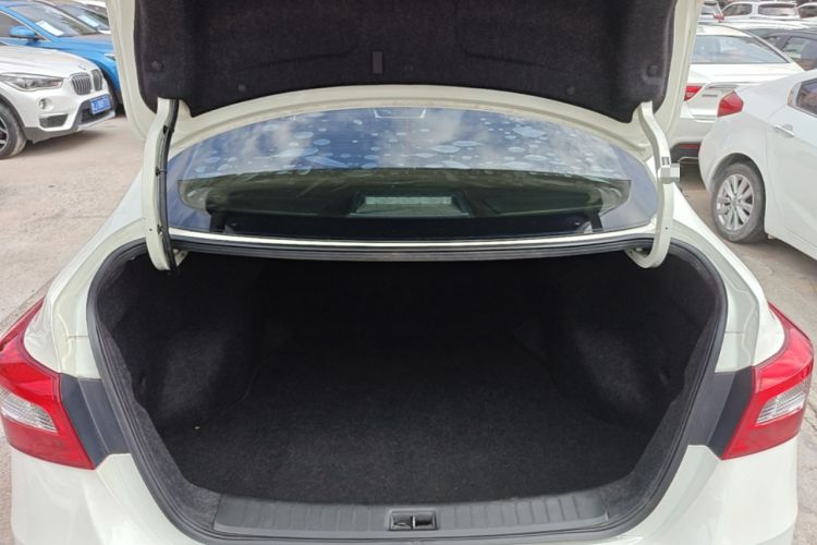 Used Nissan Sylphy 2021 Classic 1.6XE CVT Comfort Edition Trunk