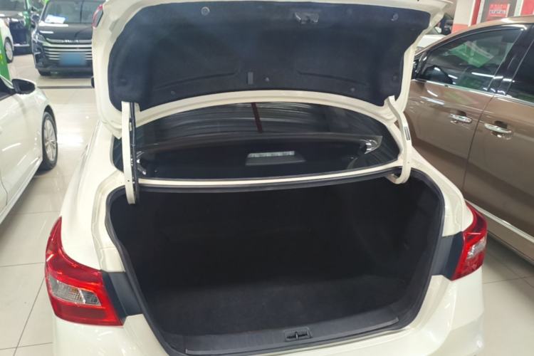 Used Nissan Sylphy 2021 Classic 1.6XL CVT Luxury Edition Trunk