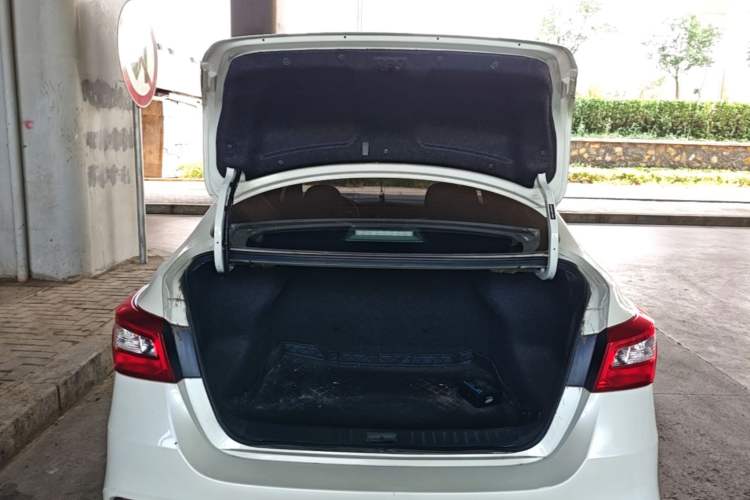 Used Nissan Sylphy 2021 Classic 1.6XE CVT Comfort Edition Trunk