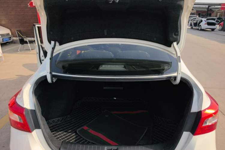 Used Nissan Sylphy 2021 Classic 1.6XL CVT Luxury Edition Trunk