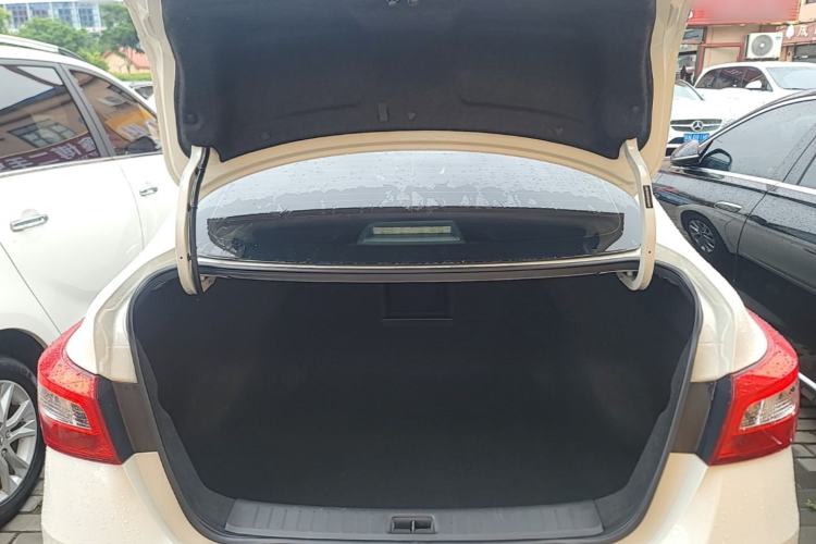 Used Nissan Sylphy 2021 Classic 1.6XL CVT Luxury Edition Trunk