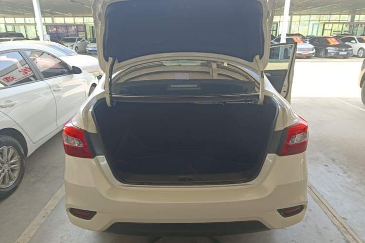 Used Nissan Sylphy 2021 Classic 1.6XE CVT Exclusive Edition Trunk